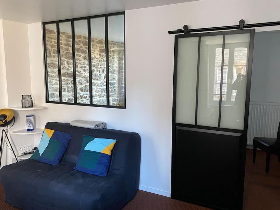 Appartement En Plein Coeur Historique De Динан Екстериор снимка