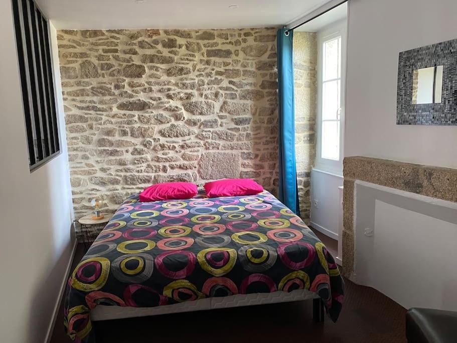Appartement En Plein Coeur Historique De Динан Екстериор снимка